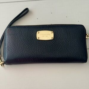 Michael Kors black pebble wrist wallet